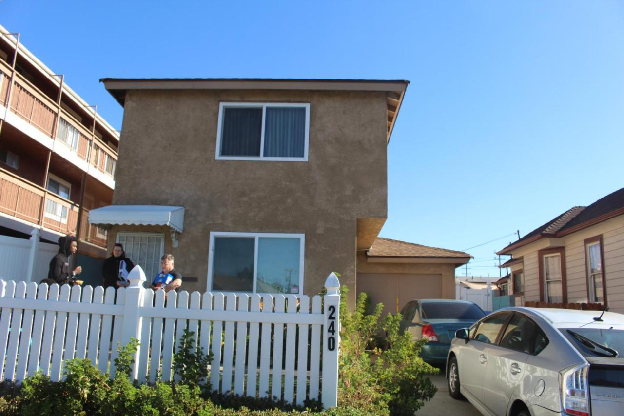 240 Usc Turquoise House Bed & Breakfast Los Angeles Exterior photo